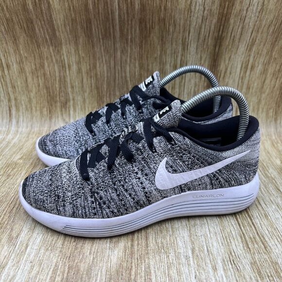Nike LunarEpic Low Flyknit Women's Size 7‎ Oreo Black Running Shoes Sneakers - Picture 3 of 9